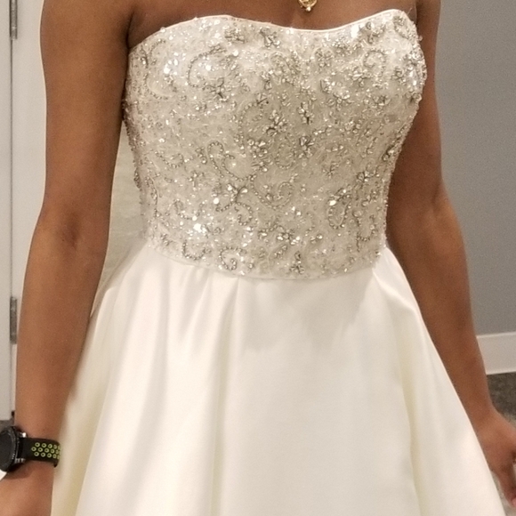 Wedding dress size 6 - Picture 3 of 6